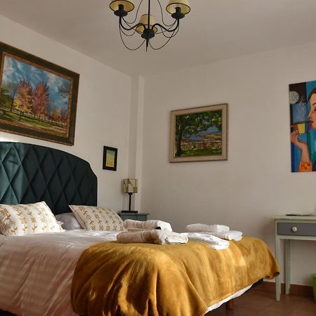 Pilgrim Rooms Os Agrinos 오이아 외부 사진